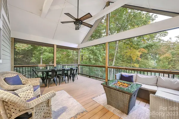 287 Chapel Point RD, Lake Lure, NC 28746