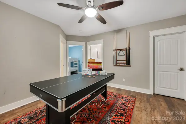 287 Chapel Point RD, Lake Lure, NC 28746