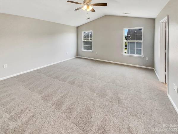 3946 Damask DR, Charlotte, NC 28206