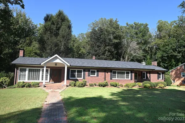 1318 Brentwood DR, Newton, NC 28658