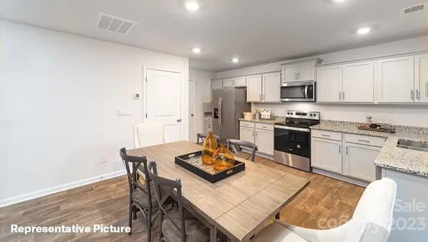 1278 37th Avenue LN NE, Hickory, NC 28601