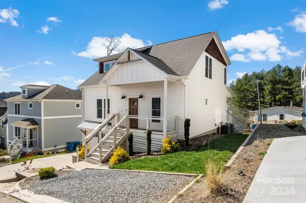 306 Magnolia Ridge RD, Swannanoa, NC 28778