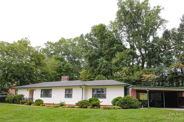 35 Rhododendron AVE,  Spruce Pine,  NC 28777