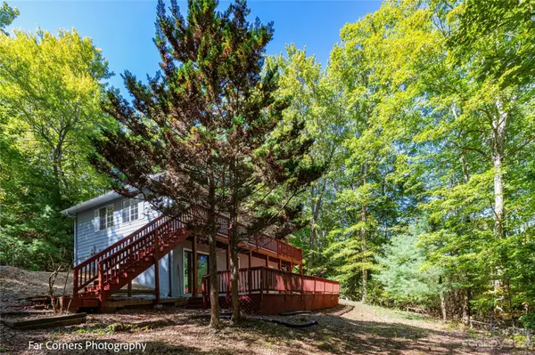 124 Flat Creek DR, Lake Toxaway, NC 28747