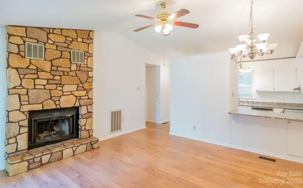 31 Unity CT, Etowah, NC 28729