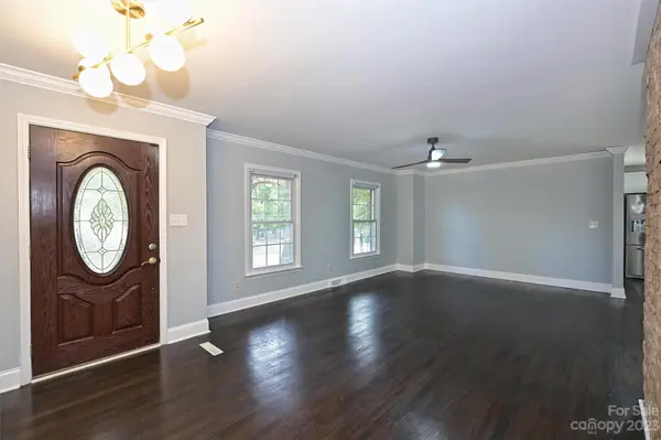 1000 Creekbriar AVE, Gastonia, NC 28054