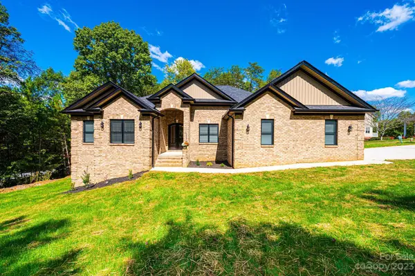 135 Winwood CIR, Granite Falls, NC 28630