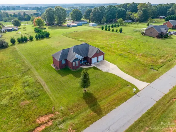 1760 Union Heights CT, Vale, NC 28168