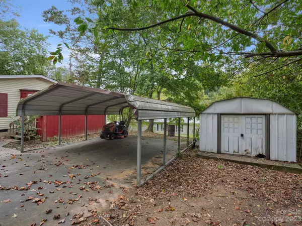 54 McClure DR, Etowah, NC 28729