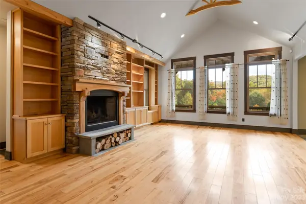 1025 Morgan Hill RD, Black Mountain, NC 28711