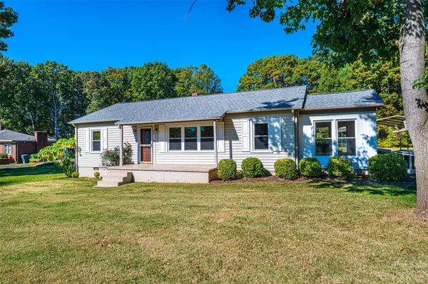 120 9th AVE SE, Conover, NC 28613