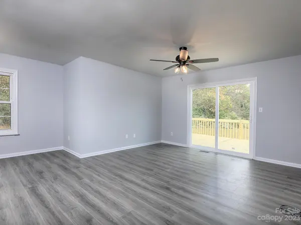 6638 Love Point RD, Denver, NC 28037