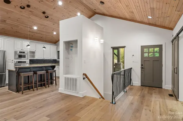 1429 Old Dry Creek RD, Morganton, NC 28655