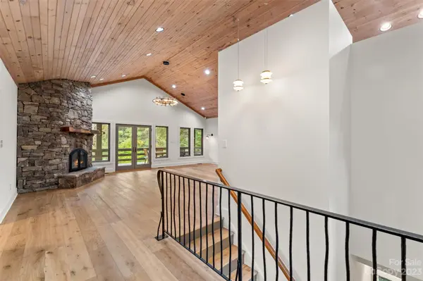 1429 Old Dry Creek RD, Morganton, NC 28655
