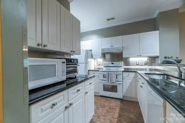 737 Peninsula DR, Davidson, NC 28036