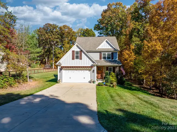 5810 Dwayne Starnes DR, Hickory, NC 28602