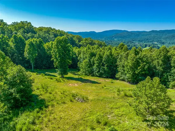 8888 Battle Creek RD, Hendersonville, NC 28742