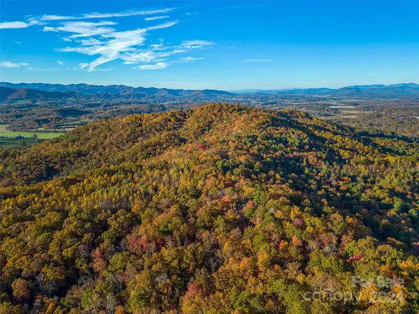 8888 Battle Creek RD, Hendersonville, NC 28742