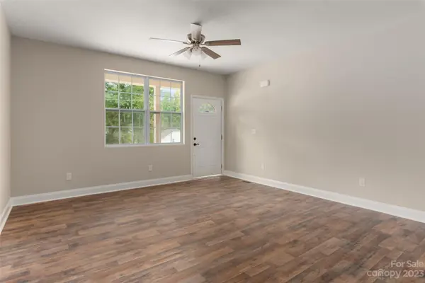 3732 Oakwood RD, Charlotte, NC 28269