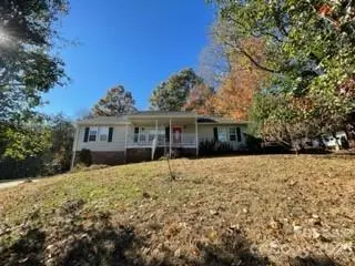 1011 Cambridge CT NE, Lenoir, NC 28645