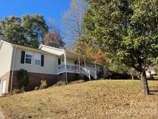 1011 Cambridge CT NE, Lenoir, NC 28645