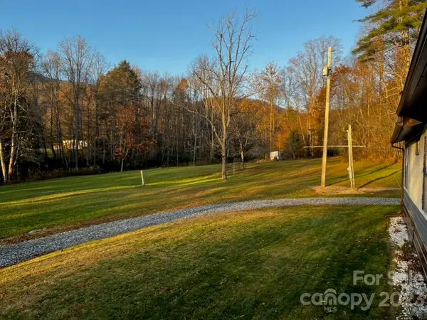 504 Joe Shelton RD, Marshall, NC 28753