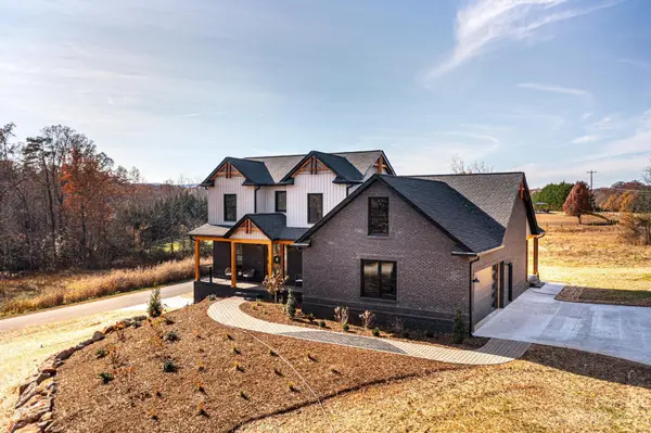 40 Fairway Oaks LN, Taylorsville, NC 28681