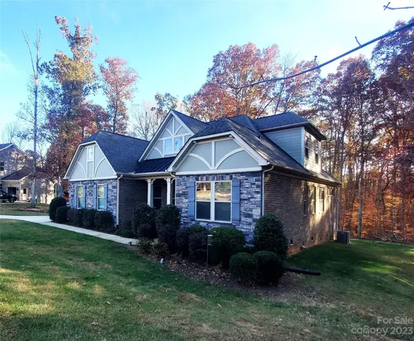 3720 Blue Sky DR, Denver, NC 28037