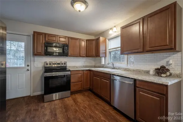 2629 Tablerock RD, Gamewell, NC 28645