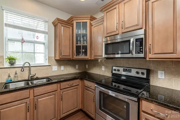 205 Misty Knoll LN, Belmont, NC 28012