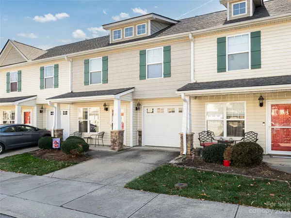 70 Old Salem CT #27, Fletcher, NC 28732