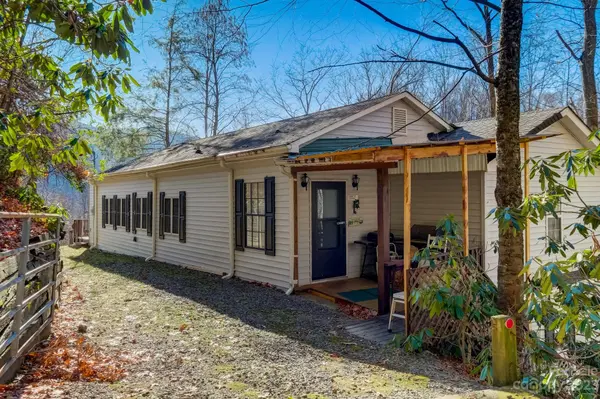 124 Split Rail DR, Maggie Valley, NC 28751