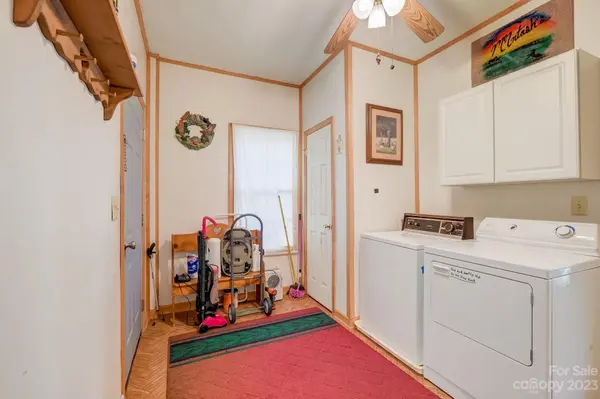 124 Split Rail DR, Maggie Valley, NC 28751