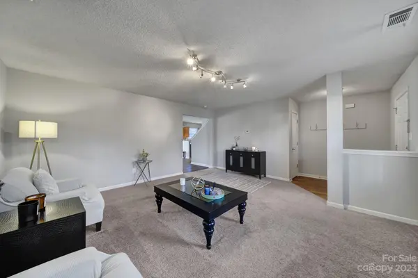 7430 Aragorn LN, Charlotte, NC 28212