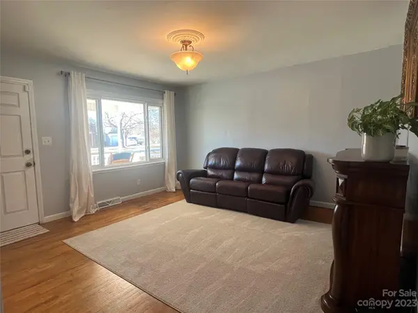 205 Gaddis DR, Mount Holly, NC 28120