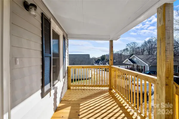 386 Woodlawn AVE, Cramerton, NC 28032
