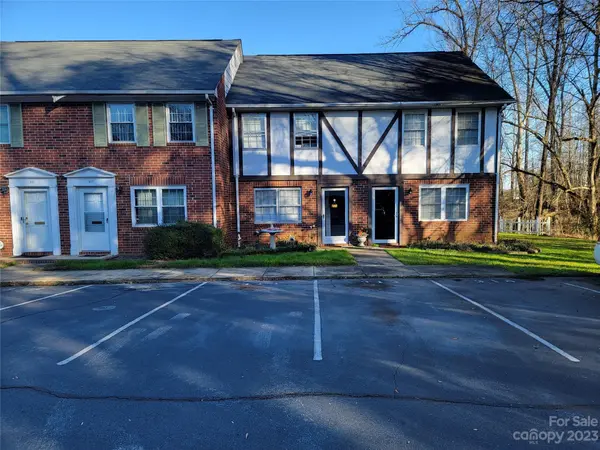 1300 Larchmont PL #313, Salisbury, NC 28144