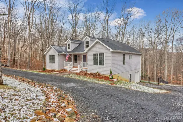 142 Hillside LN, Jefferson, NC 28640
