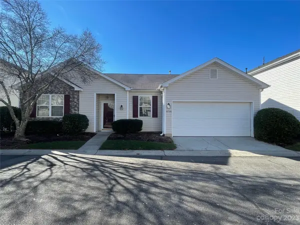 8730 Meadowmont View DR, Charlotte, NC 28269