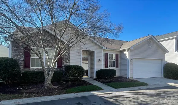 8730 Meadowmont View DR, Charlotte, NC 28269