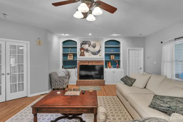 3736 Mckee RD, Charlotte, NC 28270
