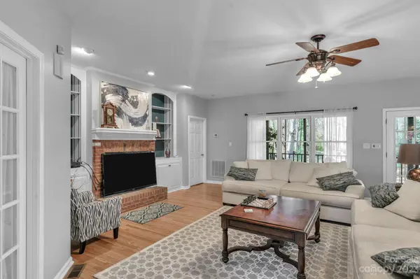 3736 Mckee RD, Charlotte, NC 28270