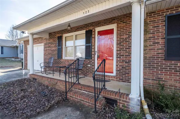 123 College Manor DR, Shelby, NC 28152