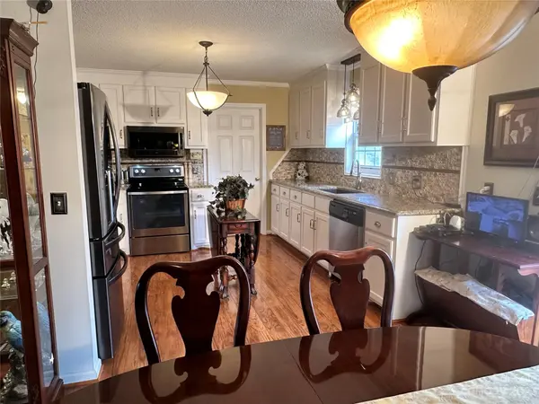 3888 Pumpkin LN, Conover, NC 28613