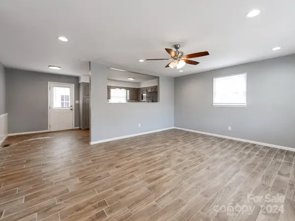 4306 Freeport DR, Gastonia, NC 28052