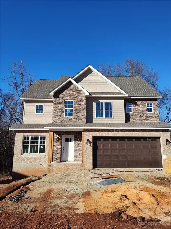 2650 Ironwood DR, Hickory, NC 28602