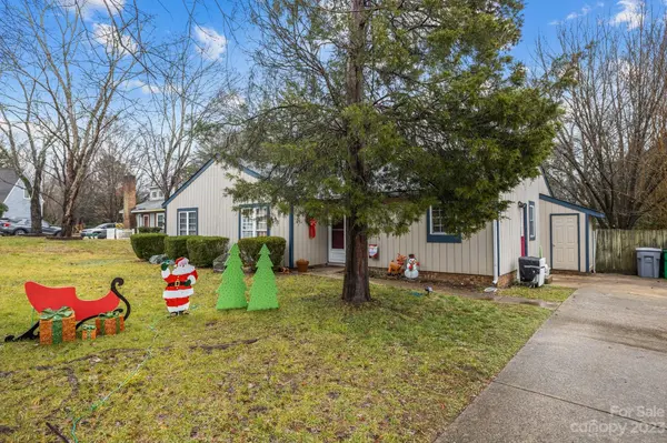 11413 Moonridge DR, Charlotte, NC 28226