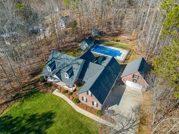 325 Crooked Creek LN,  China Grove,  NC 28023