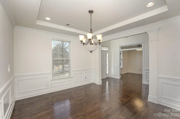 126 W Warfield DR, Mooresville, NC 28115