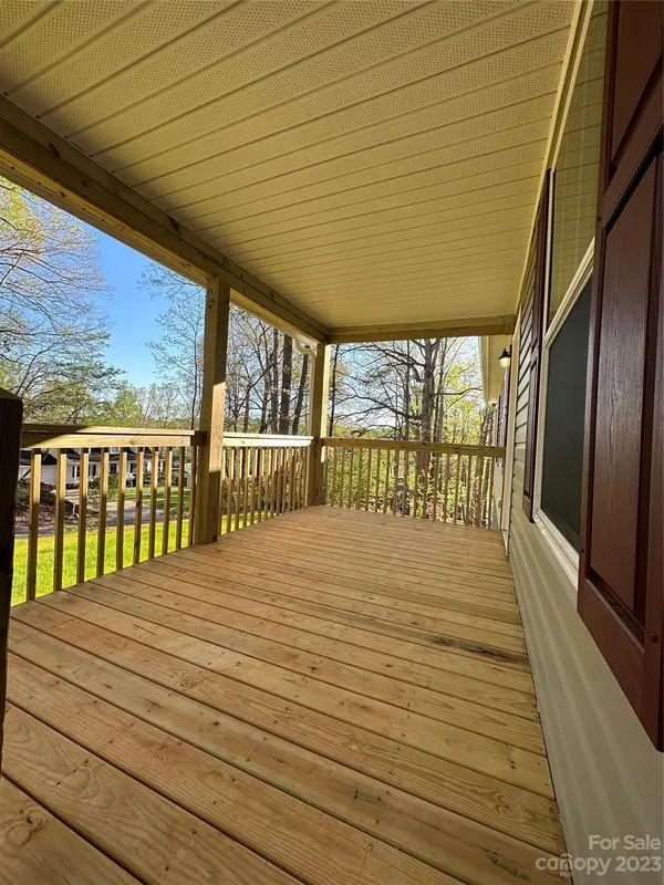 838 W J ST, Newton, NC 28658